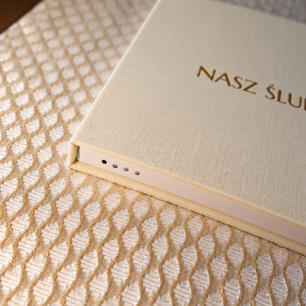 NASZ ŚLUB – Księga Żywych Wspomnień z Twoim filmem ślubnym