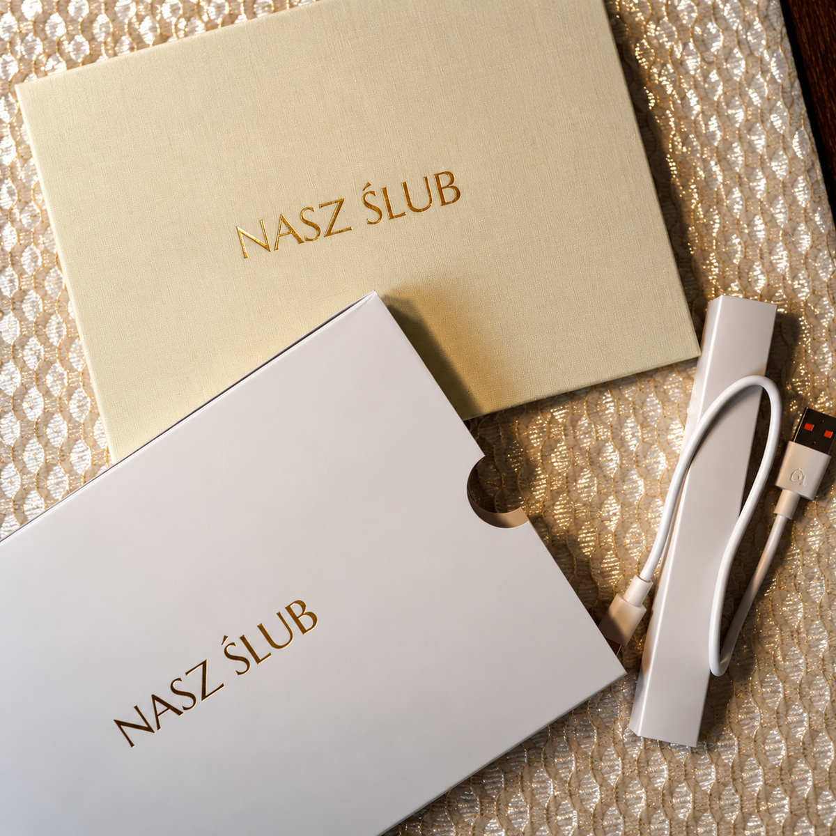NASZ ŚLUB – Księga Żywych Wspomnień z Twoim filmem ślubnym